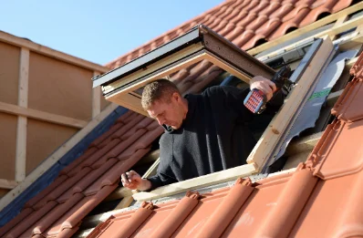 Pose de fenêtres de toit Velux à Oxelaëre